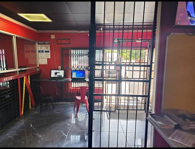 350M² BUILDING FOR SALE IN BO-DORP